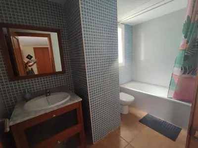 Un baño de Ático con piscina en Vera a 5 minutos de la playa