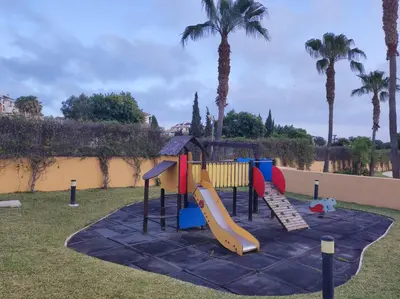 Zona de juegos infantil en Ático con piscina en Vera a 5 minutos de la playa