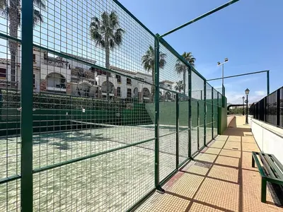 Piscina en o cerca de VVR Bajo 3 Dormitorios con Jardin y Piscinas