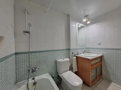 Un baño de Jardines de Nuevo Vera - Junto al mar