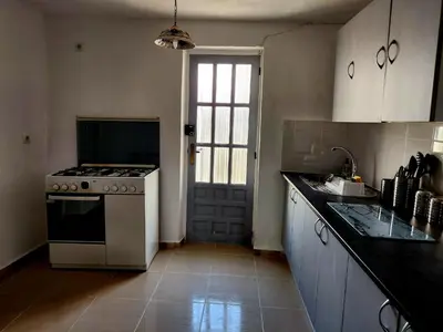 Una cocina o zona de cocina en Casita-1 To 2Guests-Pool-Patio-Bbq-Parking
