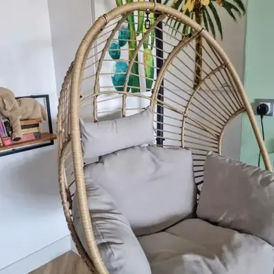 Lovley 2 bed apartment with a sea view !