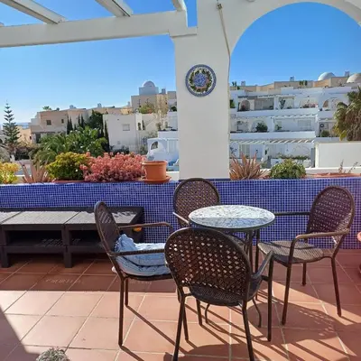 Un balcón o terraza de Sunny apartment in Mojácar with sea views