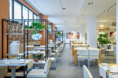 Un restaurante o sitio para comer en The Place Palacio Mojacar & Spa by ALEGRIA Adults Only