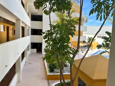 Piscina en o cerca de Horizon Plaza Colon 7