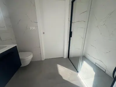 Un baño de Villa Habana - Luxury beach apartment with rooftop spa