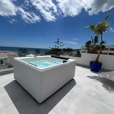 Villa Habana - Luxury beach apartment with rooftop spa