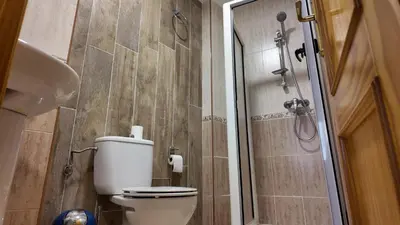 Un baño de Apartalux Aura Essence
