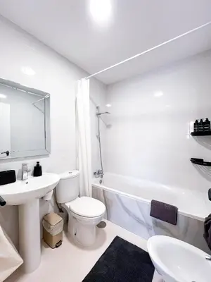 Un baño de Roquetas Coastal Escape