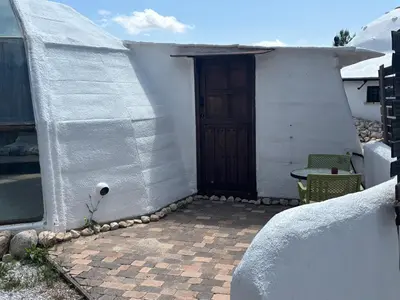 Edificio en el que se encuentra el lodge