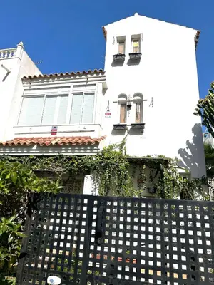 Edificio en el que se encuentra el apartamento