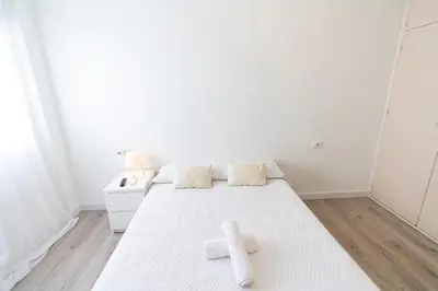 Cama o camas de una habitación en Avenida Principal muy cerca de la playa - By Aloha Palma
