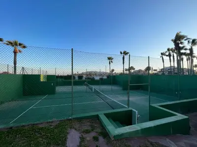 Instalaciones para jugar a tenis o squash en RA384 Vera Garden Vera playa 1ª línea o alrededores