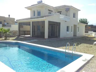 Piscina en o cerca de VILLA con piscina privada, a 35 km de las playas, vistas a la montaña, WIFI