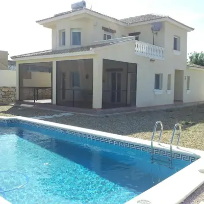 VILLA con piscina privada
