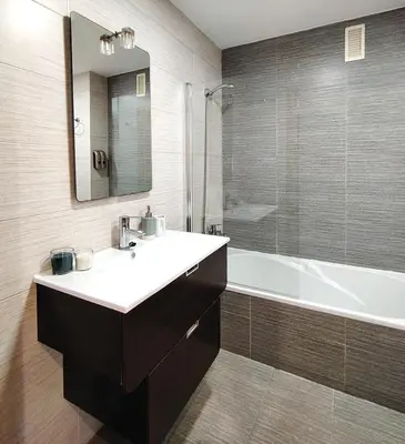Un baño de Paseo de Almería Suites en pleno centro de Almería, 2 Hab