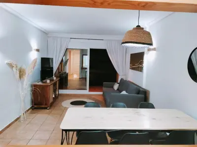 Una televisión o centro de entretenimiento en Playavera
