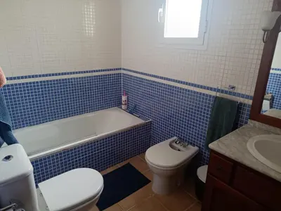 Un baño de Bonito y cómodo apartamento