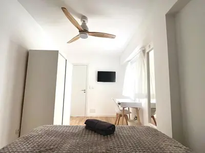 Una televisión o centro de entretenimiento en Zapillo Design Apartment
