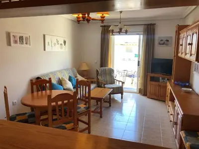 Una televisión o centro de entretenimiento en Veramar 2
