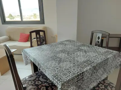 Zona de estar de Ático Alborania I con gran terraza, aparcamiento, vistas al valle, entre el mar y el desierto