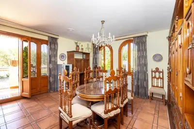 Plano de Maravilloso chalet con piscina en Baza