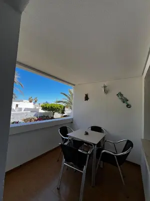 Un balcón o terraza de Sol, mar y siesta