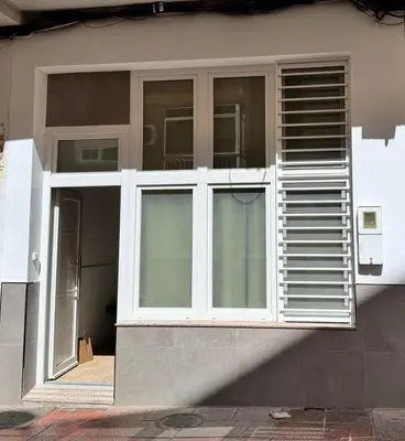 Plano de Elegante loft en Almería con zona de trabajo
