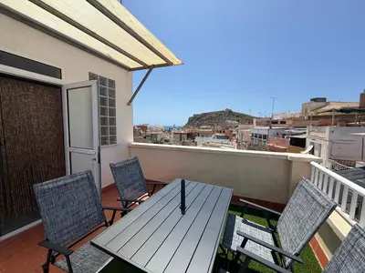 Un balcón o terraza de Casa céntrica con terraza, cerca de la playa By Aloha Palma