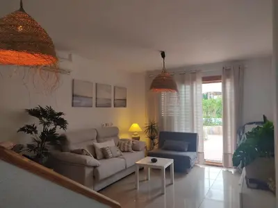 Zona de estar de VERA BEACH - Beachside with pool, wifi and AC