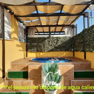 Preciso atico con jacuzzi en Laguna Beach