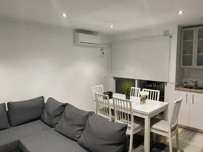 Una cocina o zona de cocina en Apartamento Urba Roquetas