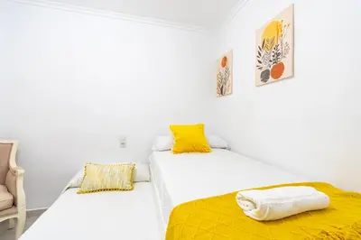 Cama o camas de una habitación en La Brisa del Levante con parking - By Aloha Palma