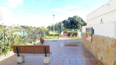 Jardín al aire libre en Precioso bajo en El Toyo