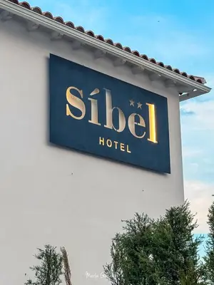 Certificado, premio, señal o documento que está expuesto en Hotel Síbel Baza