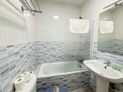 Un baño de Expoholidays-Federico Garcia Lorca