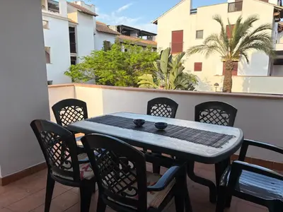 Un balcón o terraza de Apartamento en primera línea de playa Jardines de Nuevo Vera, Vera Playa, Almeria