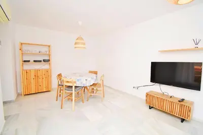 Una televisión o centro de entretenimiento en Expoholidays - Galeon 46 Puerto Deportivo