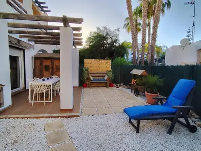 Un patio o zona al aire libre en Apartamento Vera playa, Entre Sol y Salinas