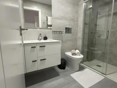 Un baño de Apartamento acogedor a 200m de la playa con jardín comunitario - ES-376-10