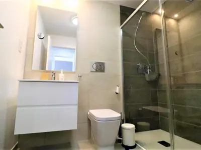 Un baño de Apartamento moderno en San Juan de los Terreros, cerca de la playa y piscina - ES-376-1
