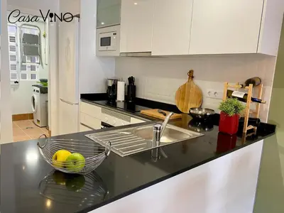 Una cocina o zona de cocina en Apartamento moderno cerca de la playa, aire acondicionado, 2 dormitorios, jardín común - ES-376-18