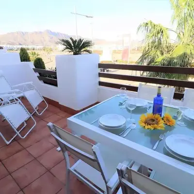 Encantador apartamento con piscina y jardín a 200m de la playa