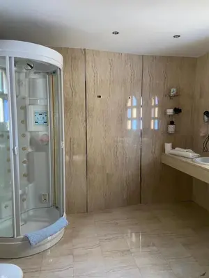 Un baño de 16:9 Los Molinos Suites