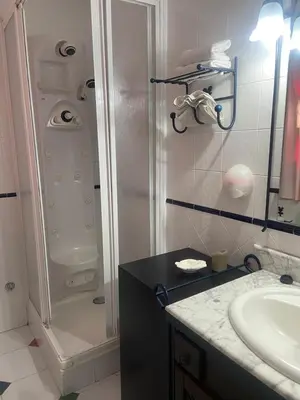 Un baño de 16:9 Los Molinos Suites