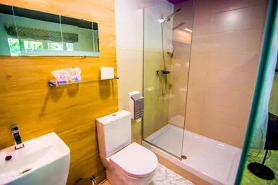 Un baño de 16:9 Los Molinos Suites