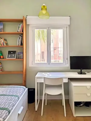 Biblioteca en el apartamento