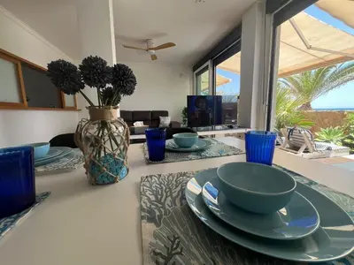 Una televisión o centro de entretenimiento en Duplex de Zoraida