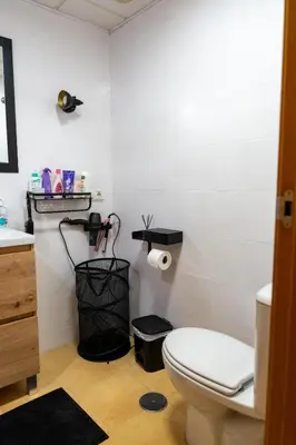 Un baño de Apartamento Almerimar primera linea de playa