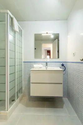 Un baño de Relax, Terrace & Pool - 5 Min Walk to the Beach
